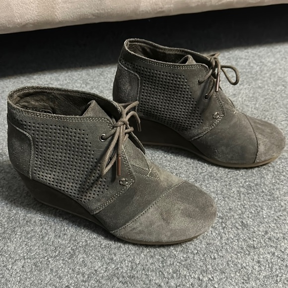Toms Shoes - GUC toms booties